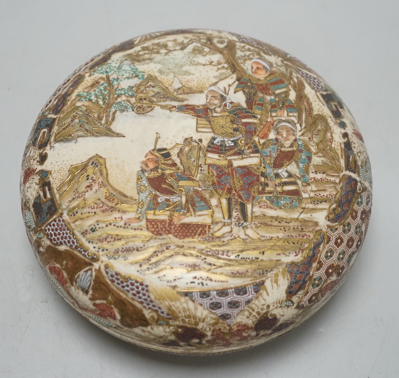 A Japanese Satsuma circular box and cover, Meiji period, 14.5cm diameter
